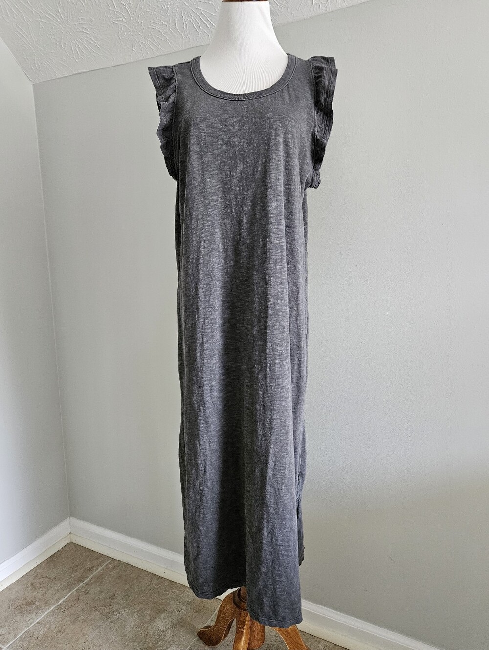 Universal Thread | Sleeveless Ruffle Dress in Charcoal
